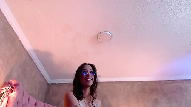 Snapshot of GabyPetit chatting on 02-08-25, 03:00 GabyPetit online show from 02-08-25, 03:00