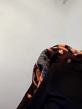 Snapshot of Niyakskhon06bejaia chatting on 02-13-26, 10:44 Niyakskhon06bejaia online show from 02-13-26, 10:44