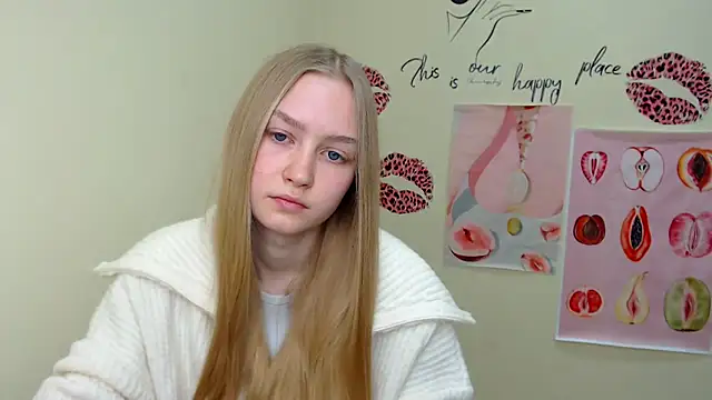 Snapshot of MademoiselleCl chatting on 01-22-25, 10:18 MademoiselleCl online show from 01-22-25, 10:18