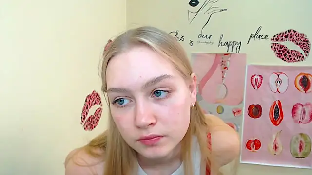 Snapshot of MademoiselleCl chatting on 02-21-25, 01:00 MademoiselleCl online show from 02-21-25, 01:00