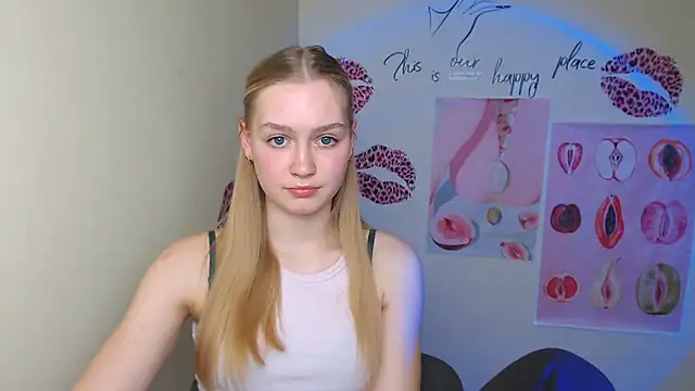 Snapshot of MademoiselleCl chatting on 02-26-25, 04:35 MademoiselleCl online show from 02-26-25, 04:35