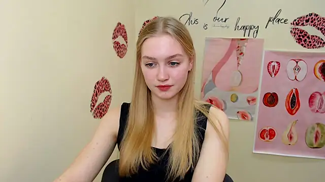 Snapshot of MademoiselleCl chatting on 03-09-25, 02:43 MademoiselleCl online show from 03-09-25, 02:43