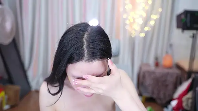 Snapshot of nono_babyy chatting on 12-21-25, 01:35 nono babyy online show from 12-21-25, 01:35