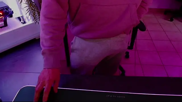 Vlad230323 online show from 01-04-25, 02:35