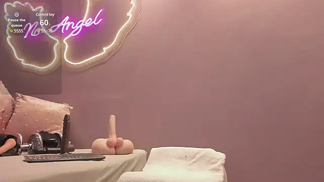 Snapshot of Ninna_monroe_ chatting on 12-19-24, 04:02 Ninna monroe online show from 12-19-24, 04:02