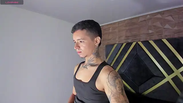 Ian Castillo  online show from 04-25-26, 11:13