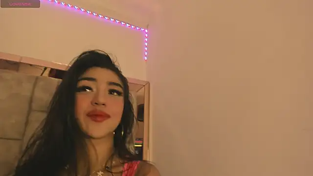 Oliviaa Evans online show from 04-11-26, 07:45