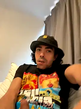 Snapshot of wolfwhite95 chatting on 10-12-25, 02:27 wolfwhite95 online show from 10-12-25, 02:27