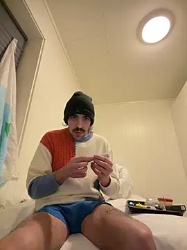 wolfwhite95 online show from 03-03-26, 12:17