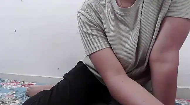 ANANYA-TIWARI online show from 02-05-25, 06:56