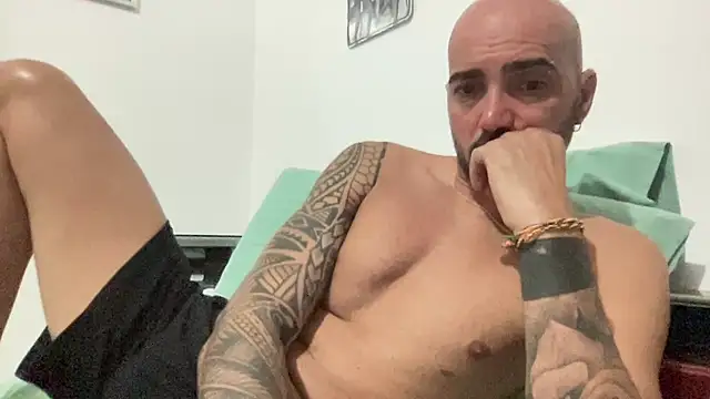 Snapshot of alessandromori91 chatting on 09-08-25, 08:08 alessandromori91 online show from 09-08-25, 08:08