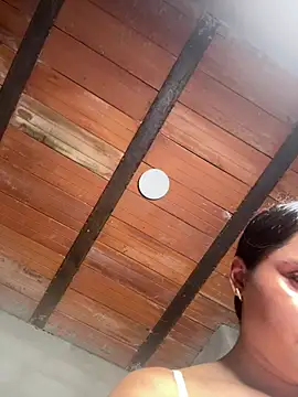 MollySanders    online show from 07-18-26, 11:52
