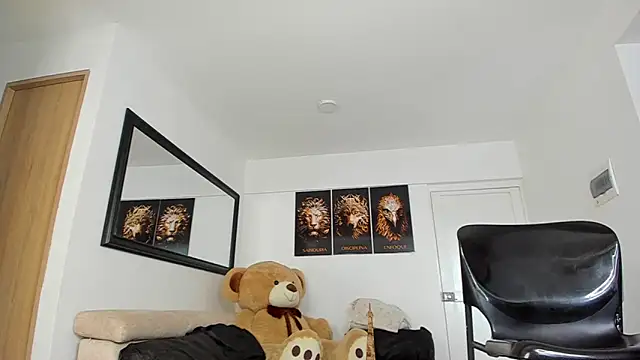 Snapshot of smit_hot_sr chatting on 12-25-24, 04:54 smit hot sr online show from 12-25-24, 04:54