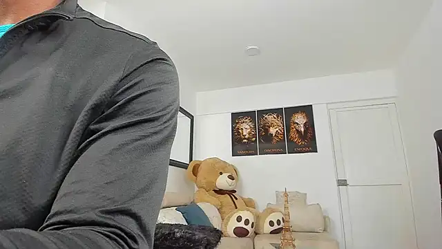 Snapshot of smit_hot_sr chatting on 12-29-24, 04:59 smit hot sr online show from 12-29-24, 04:59