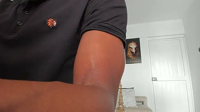 Snapshot of smit_hot_sr chatting on 02-21-25, 03:43 smit hot sr online show from 02-21-25, 03:43