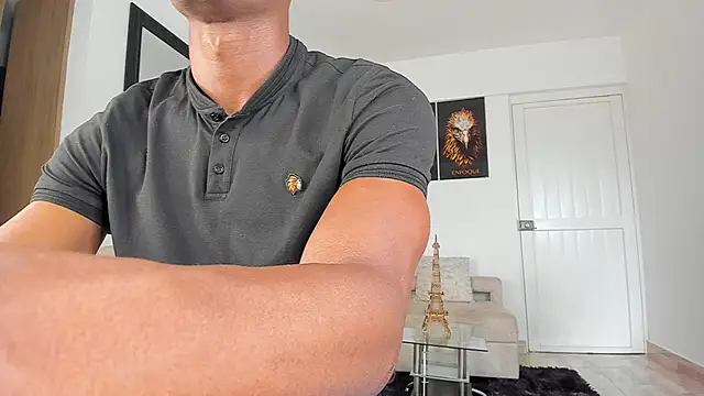 Snapshot of smit_hot_sr chatting on 02-24-25, 08:25 smit hot sr online show from 02-24-25, 08:25