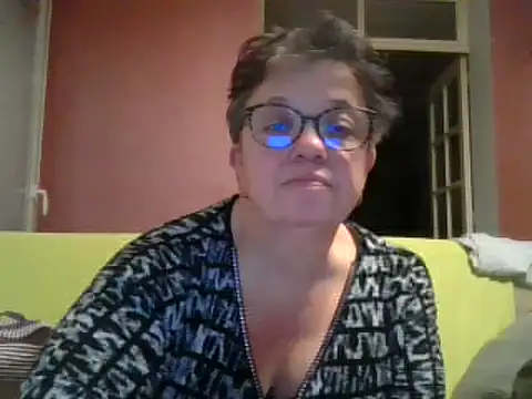 Snapshot of Vandeae44 chatting on 03-09-25, 08:31 Vandeae44 online show from 03-09-25, 08:31