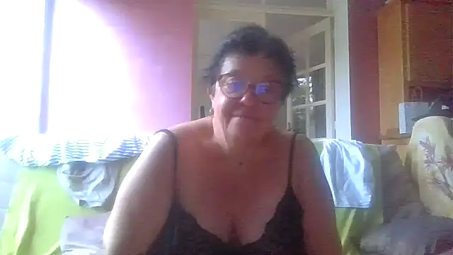 Vandeae44 online show from 06-15-26, 07:38