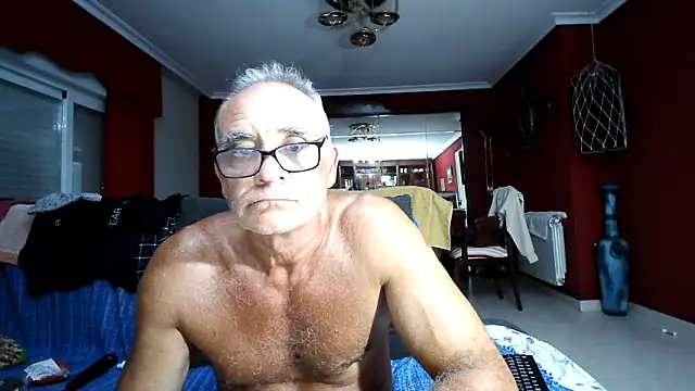 Snapshot of maduroguapo chatting on 10-24-25, 09:44 maduroguapo online show from 10-24-25, 09:44