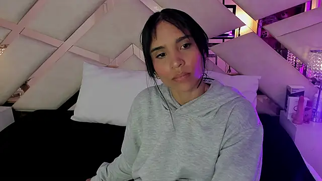 sophie pariss online show from 10-25-25, 03:47