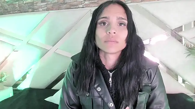 sophie pariss online show from 12-20-25, 02:51