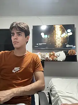 Alex and Fabian online show from 12-18-25, 05:02