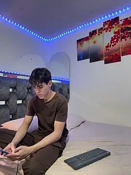 Alex and Fabian online show from 02-17-26, 04:20