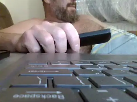 Snapshot of FROL83 chatting on 06-05-26, 06:13 FROL83 online show from 06-05-26, 06:13