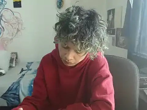 Snapshot of fenixmfx19 chatting on 12-17-24, 04:53 fenixmfx19 online show from 12-17-24, 04:53