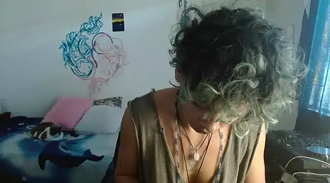 Snapshot of fenixmfx19 chatting on 12-20-24, 04:04 fenixmfx19 online show from 12-20-24, 04:04