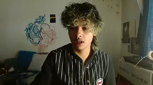 Snapshot of fenixmfx19 chatting on 12-26-24, 03:10 fenixmfx19 online show from 12-26-24, 03:10