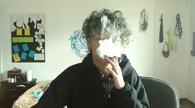 Snapshot of fenixmfx19 chatting on 01-06-25, 07:13 fenixmfx19 online show from 01-06-25, 07:13