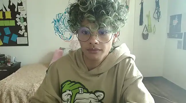 Snapshot of fenixmfx19 chatting on 01-13-25, 07:10 fenixmfx19 online show from 01-13-25, 07:10