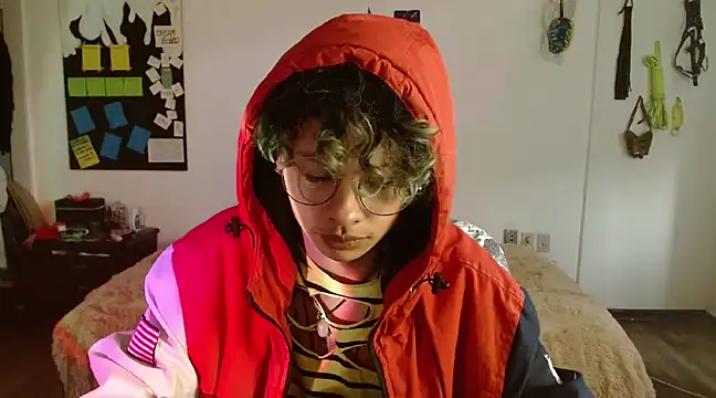 Snapshot of fenixmfx19 chatting on 01-14-25, 08:15 fenixmfx19 online show from 01-14-25, 08:15