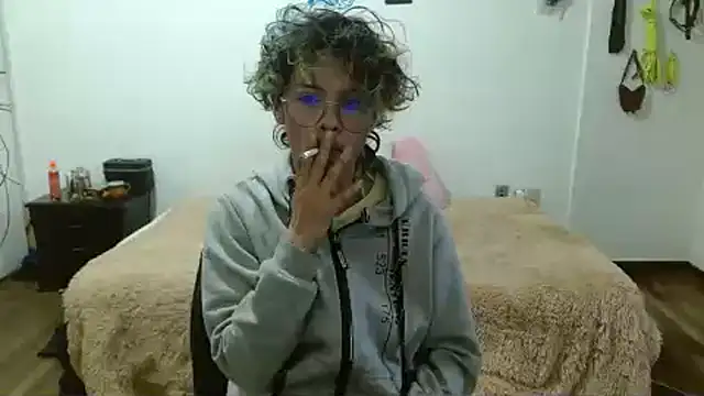 Snapshot of fenixmfx19 chatting on 02-18-25, 10:14 fenixmfx19 online show from 02-18-25, 10:14