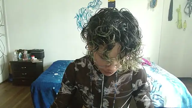 Snapshot of fenixmfx19 chatting on 03-04-25, 08:38 fenixmfx19 online show from 03-04-25, 08:38