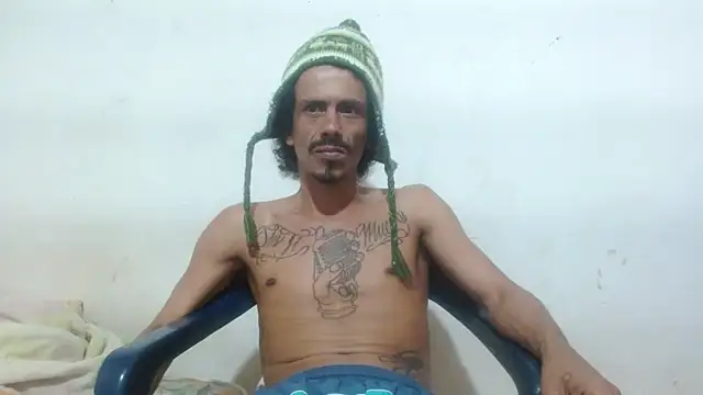 Snapshot of damian_bottom_bigcock chatting on 12-23-24, 06:05 damian bottom bigcock online show from 12-23-24, 06:05