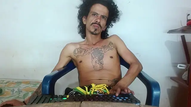 Snapshot of damian_bottom_bigcock chatting on 12-28-24, 10:34 damian bottom bigcock online show from 12-28-24, 10:34