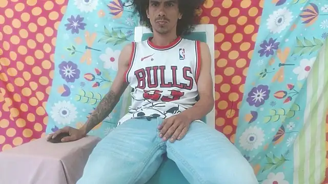 Snapshot of damian_bottom_bigcock chatting on 01-07-25, 06:56 damian bottom bigcock online show from 01-07-25, 06:56