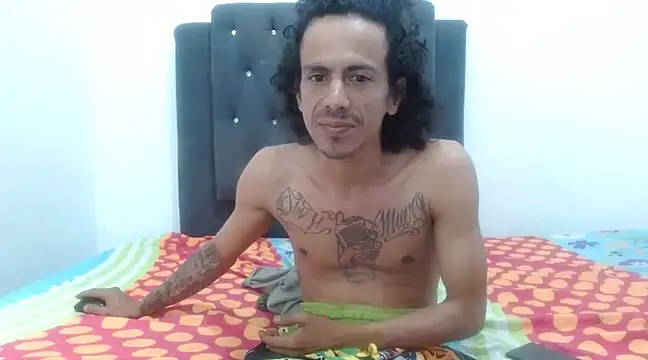 Snapshot of damian_bottom_bigcock chatting on 02-01-25, 07:23 damian bottom bigcock online show from 02-01-25, 07:23