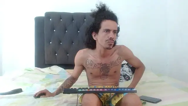 Snapshot of damian_bottom_bigcock chatting on 02-11-25, 03:18 damian bottom bigcock online show from 02-11-25, 03:18