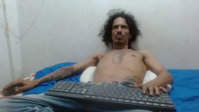 Snapshot of damian_bottom_bigcock chatting on 12-17-25, 11:33 damian bottom bigcock online show from 12-17-25, 11:33