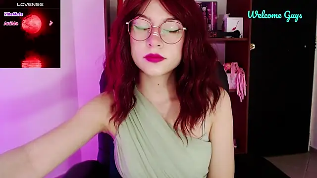 Snapshot of Celeste_Ford_18 chatting on 11-28-25, 01:47 Celeste Ford 18 online show from 11-28-25, 01:47