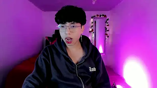 Snapshot of AnggelONfiree chatting on 12-03-25, 03:25 AnggelONfiree online show from 12-03-25, 03:25