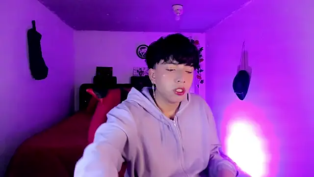 Snapshot of AnggelONfiree chatting on 12-21-25, 08:21 AnggelONfiree online show from 12-21-25, 08:21