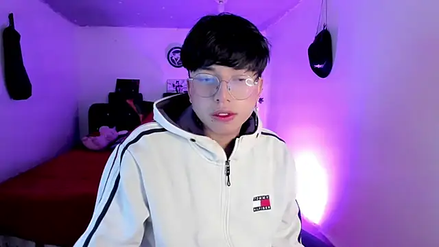 Snapshot of AnggelONfiree chatting on 01-08-26, 01:41 AnggelONfiree online show from 01-08-26, 01:41