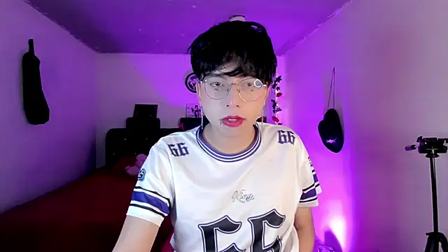 Snapshot of AnggelONfiree chatting on 01-18-26, 04:05 AnggelONfiree online show from 01-18-26, 04:05