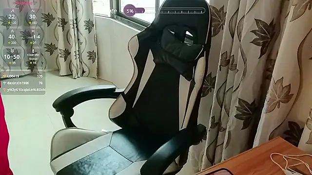 luoxuwen online show from 02-14-25, 05:51