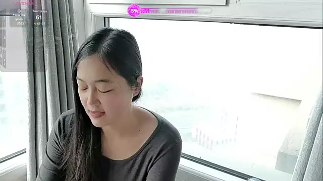 luoxuwen online show from 12-18-25, 12:27