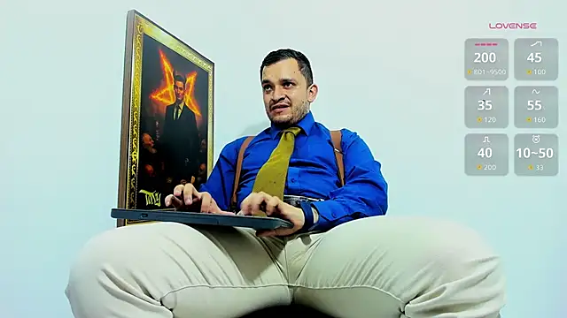 Snapshot of tony_landri chatting on 05-15-26, 08:05 tony landri online show from 05-15-26, 08:05